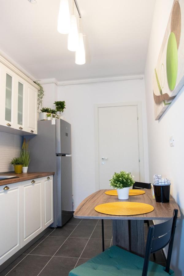 Lazo Two Room- Luxury Apartment Boekarest Buitenkant foto