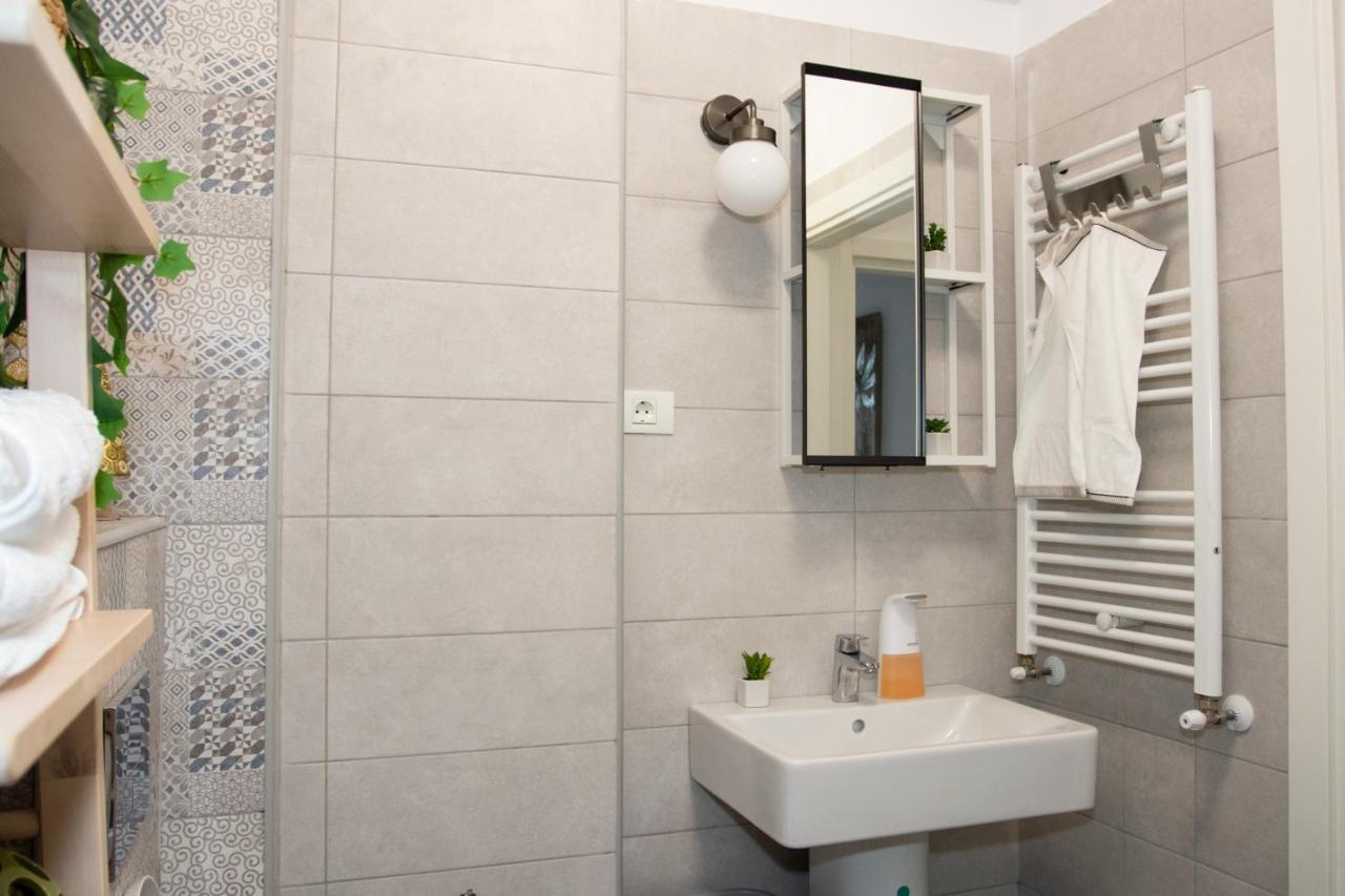 Lazo Two Room- Luxury Apartment Boekarest Buitenkant foto